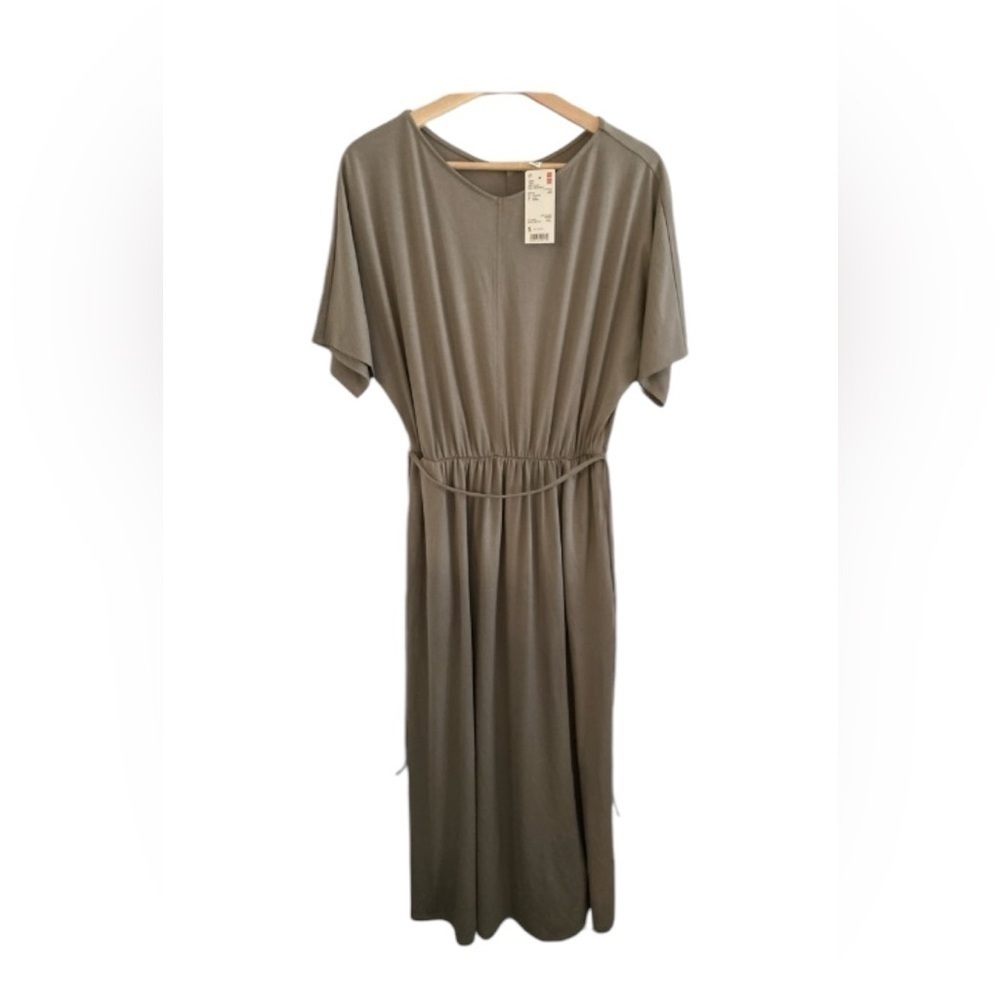 NEW Uniqlo Waist Gather Half Sleeve Midi Dress Taupe Gray Jersey Casual Small